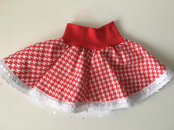 Jupe bébé rouge et blanc avec dentelle en satin