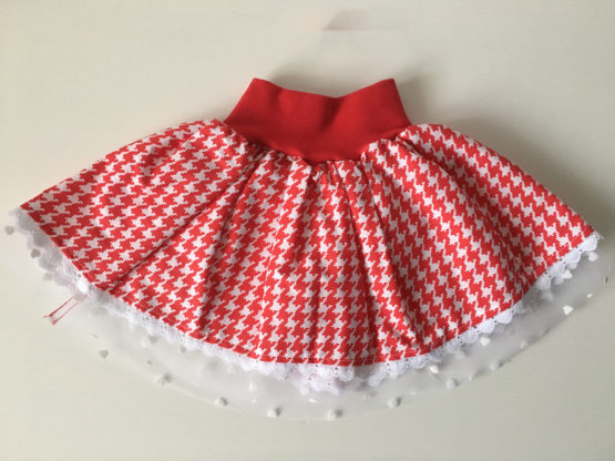Jupe bébé rouge et blanc à dentelles