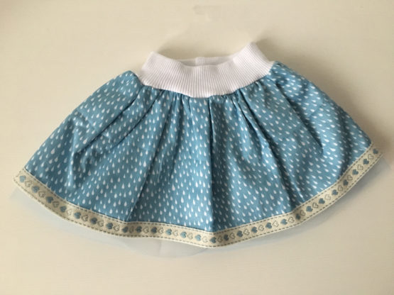 Jupe bébé avec gouttes d'eaux et dentelle à coeur